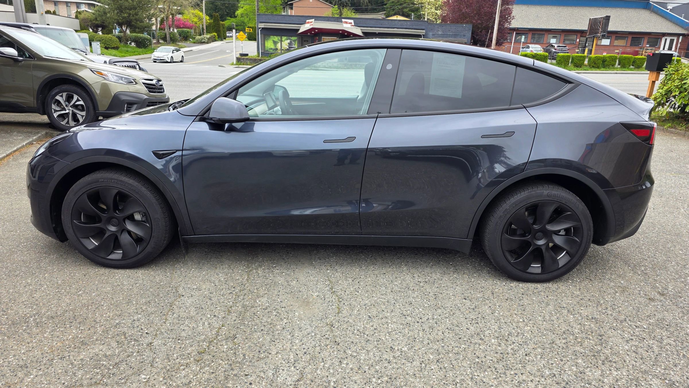 Used 2024 Tesla Model Y Long Range AWD/4WD image 21