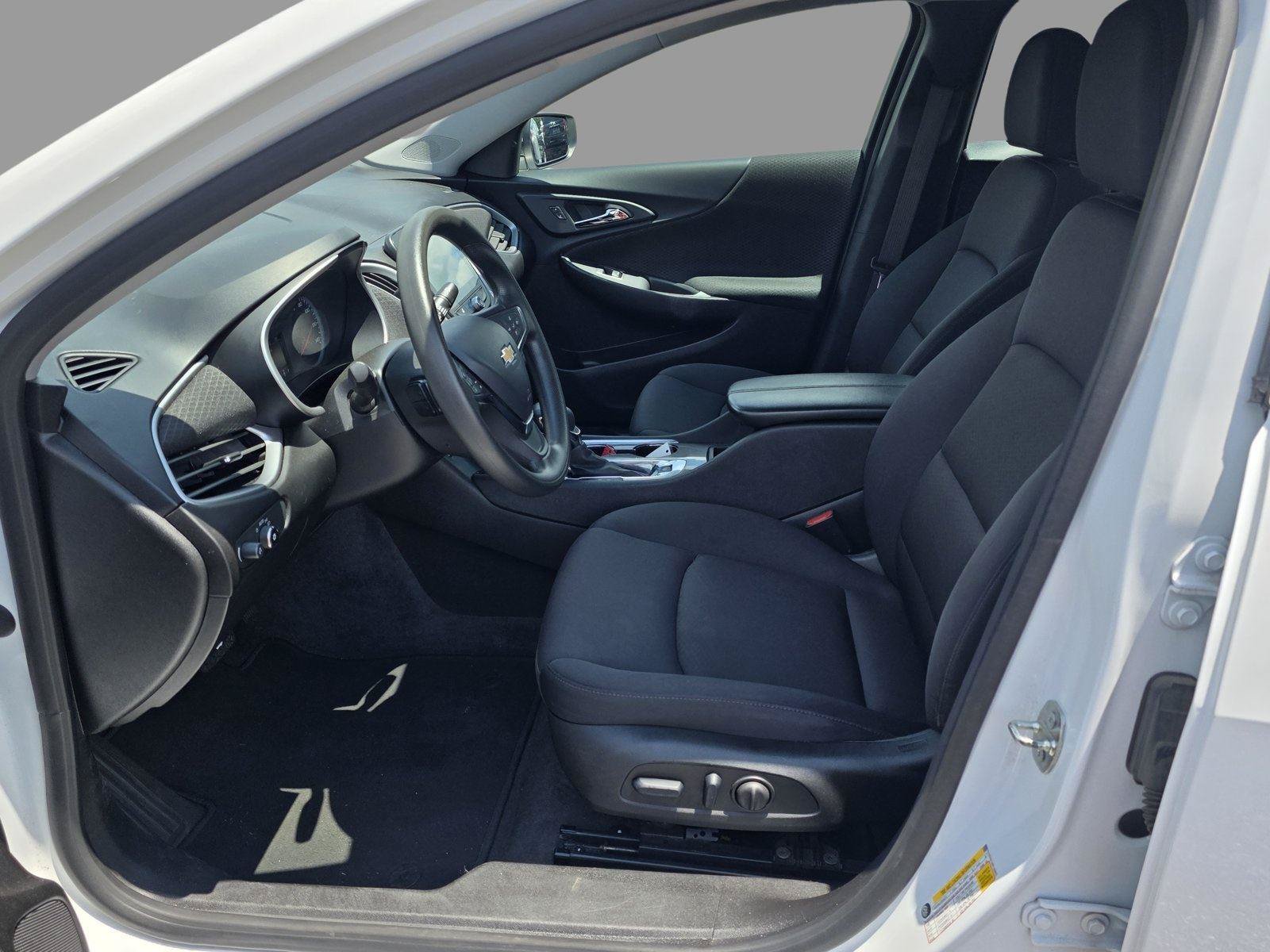 Used 2024 Chevrolet Malibu LT FWD image 12