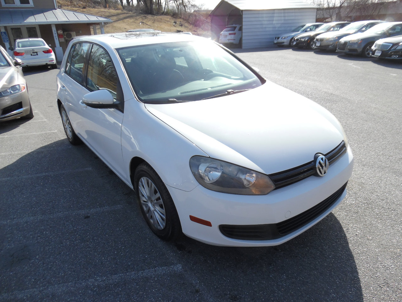 Used 2010 Volkswagen Golf 4-Door image 7