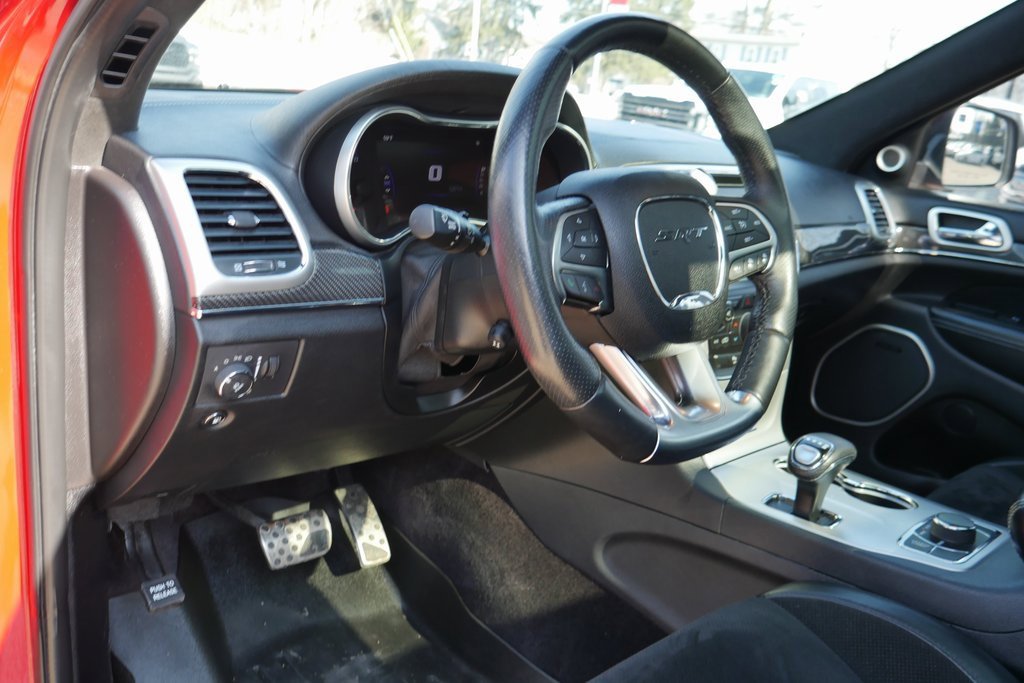 Used 2015 Jeep Grand Cherokee SRT w/ Luxury Group II image 11