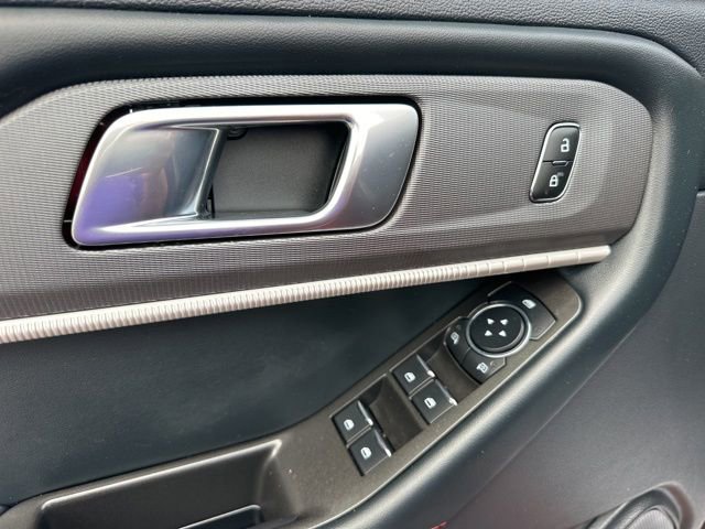Used 2025 Ford Explorer ST-Line AWD/4WD image 9