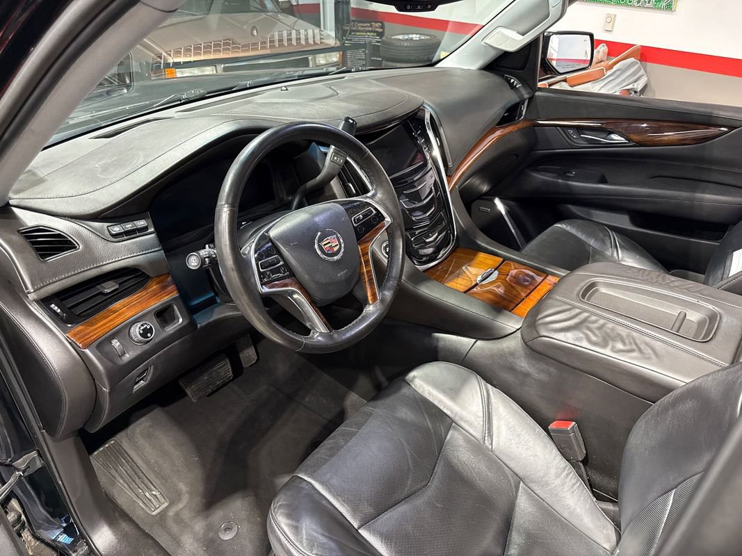 Used 2015 Cadillac Escalade Premium image 73