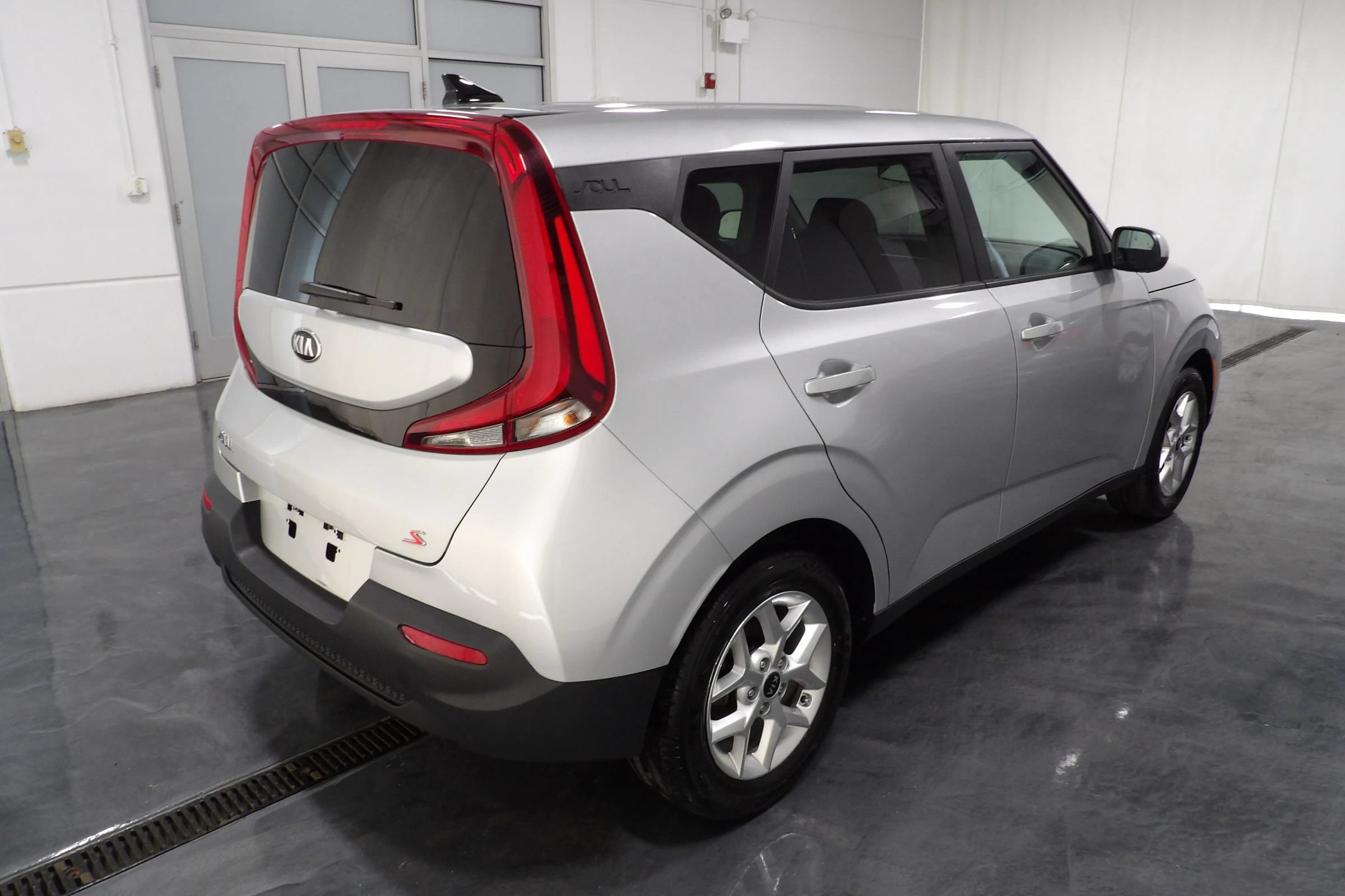 Used 2021 Kia Soul S FWD image 4