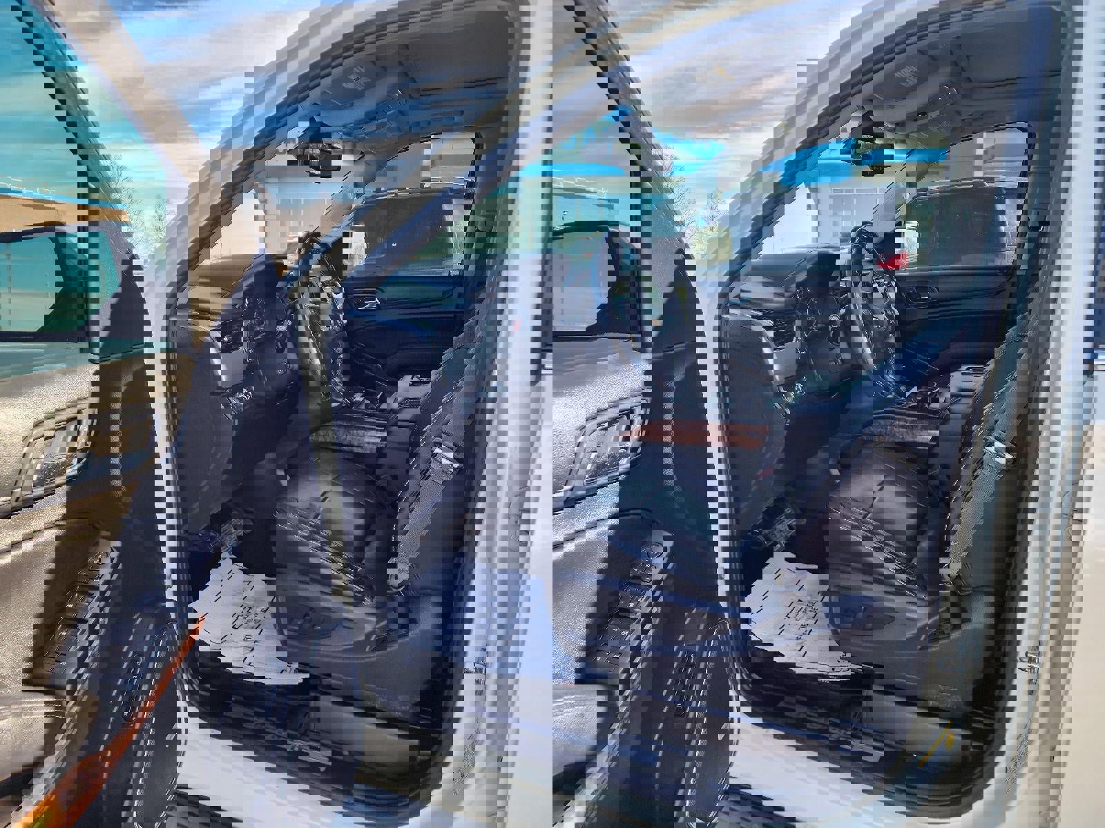 Used 2015 Chevrolet Suburban LTZ image 7