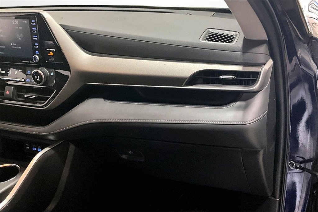 Used 2022 Toyota Highlander XLE image 26