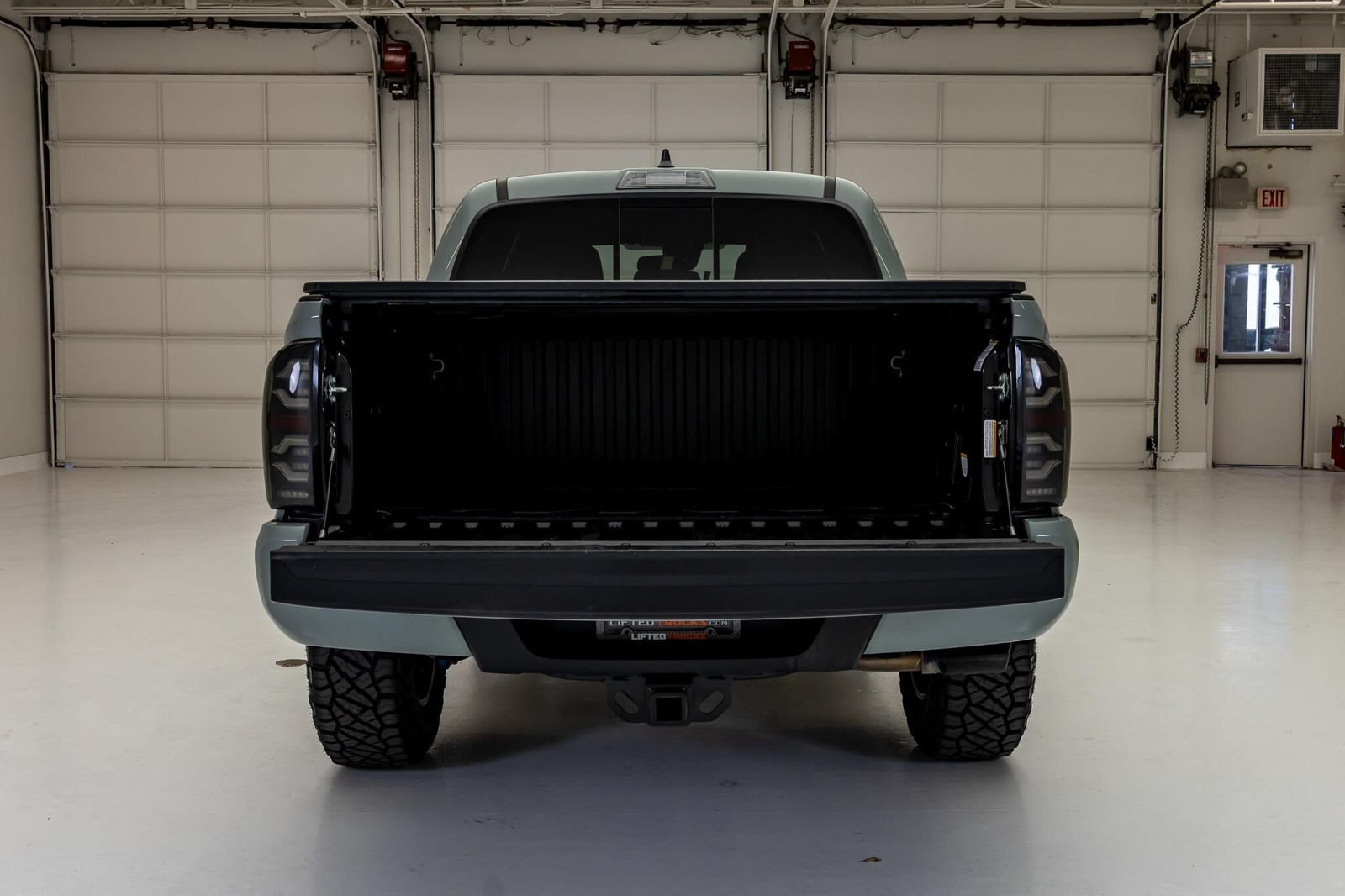 Used 2022 Toyota Tacoma TRD Sport AWD/4WD image 9