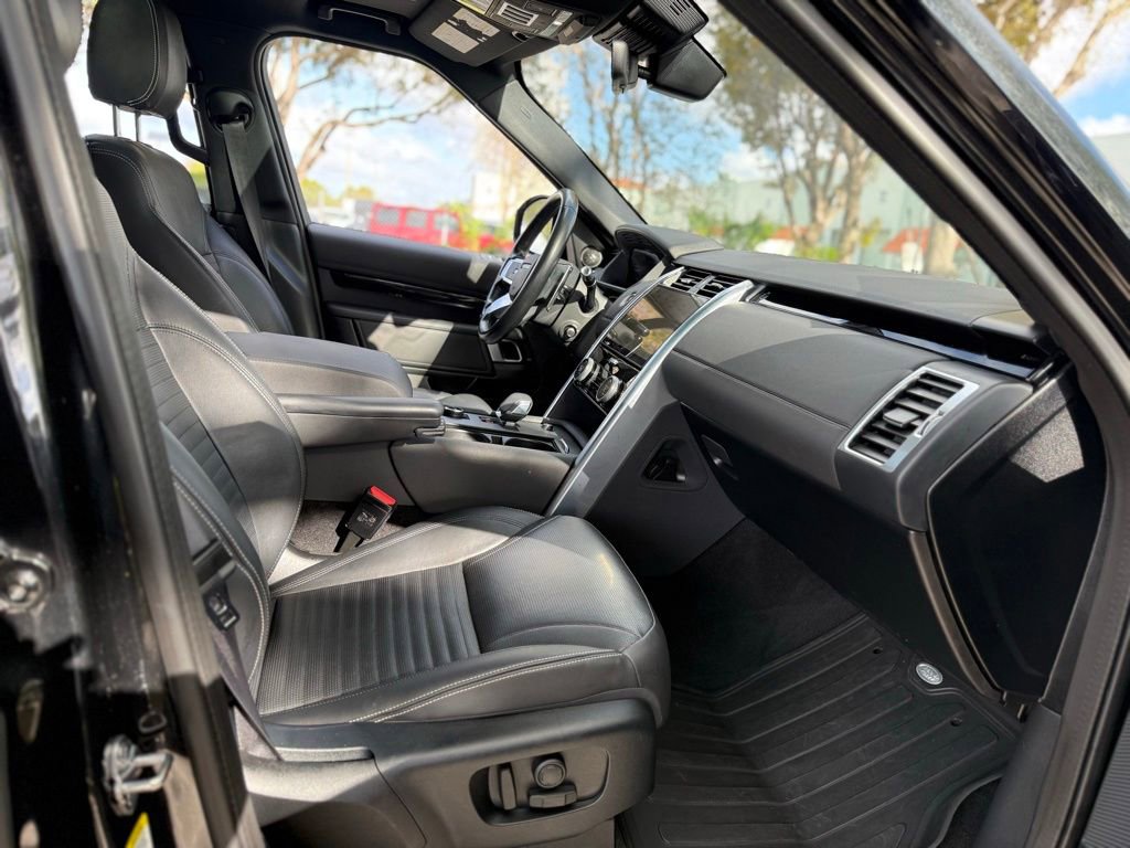 Used 2021 Land Rover Discovery S AWD/4WD image 38