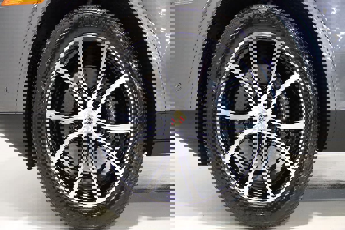 Used 2024 Porsche Cayenne image 89