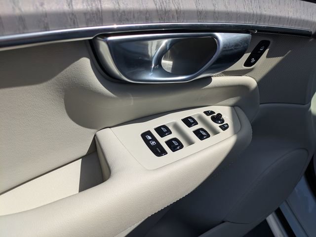 Used 2023 Volvo XC90 B5 Plus w/ Protection Package Premier AWD/4WD image 12