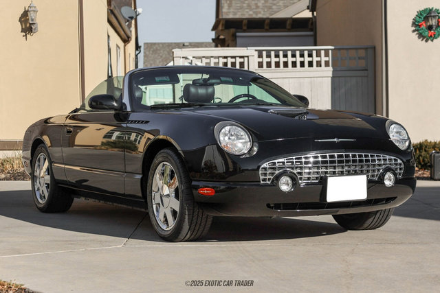 Used 2002 Ford Thunderbird Deluxe image 12