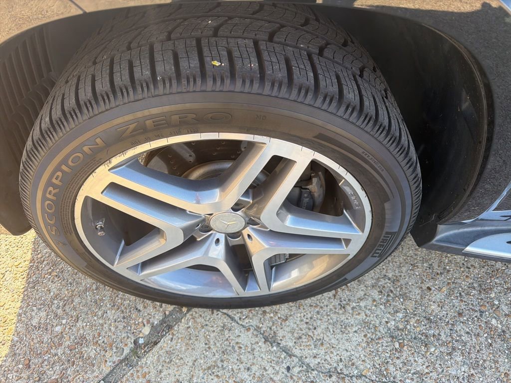 Used 2017 Mercedes-Benz GLS 550 4MATIC image 9