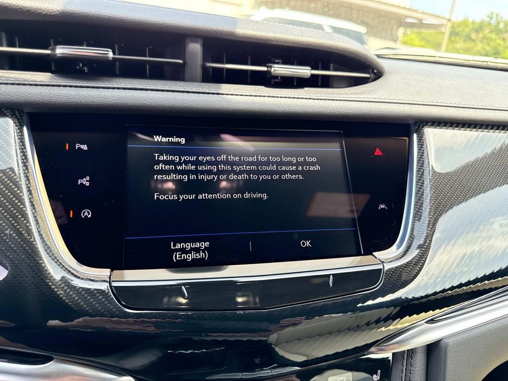 New 2025 Cadillac XT6 Sport w/ Technology Package image 24