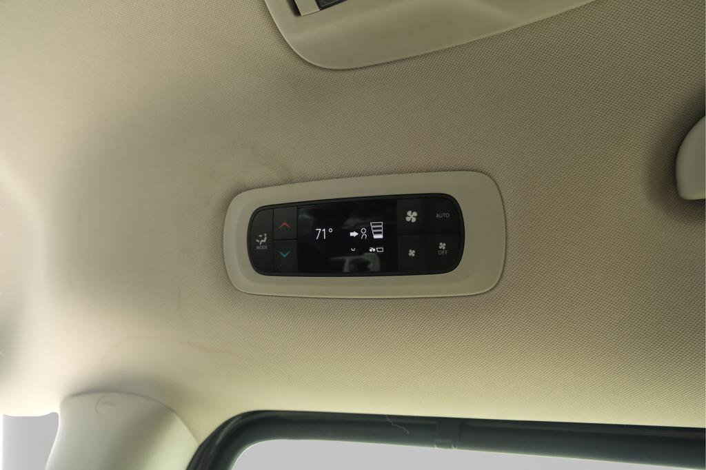 Used 2023 Chrysler Pacifica Touring-L FWD image 39