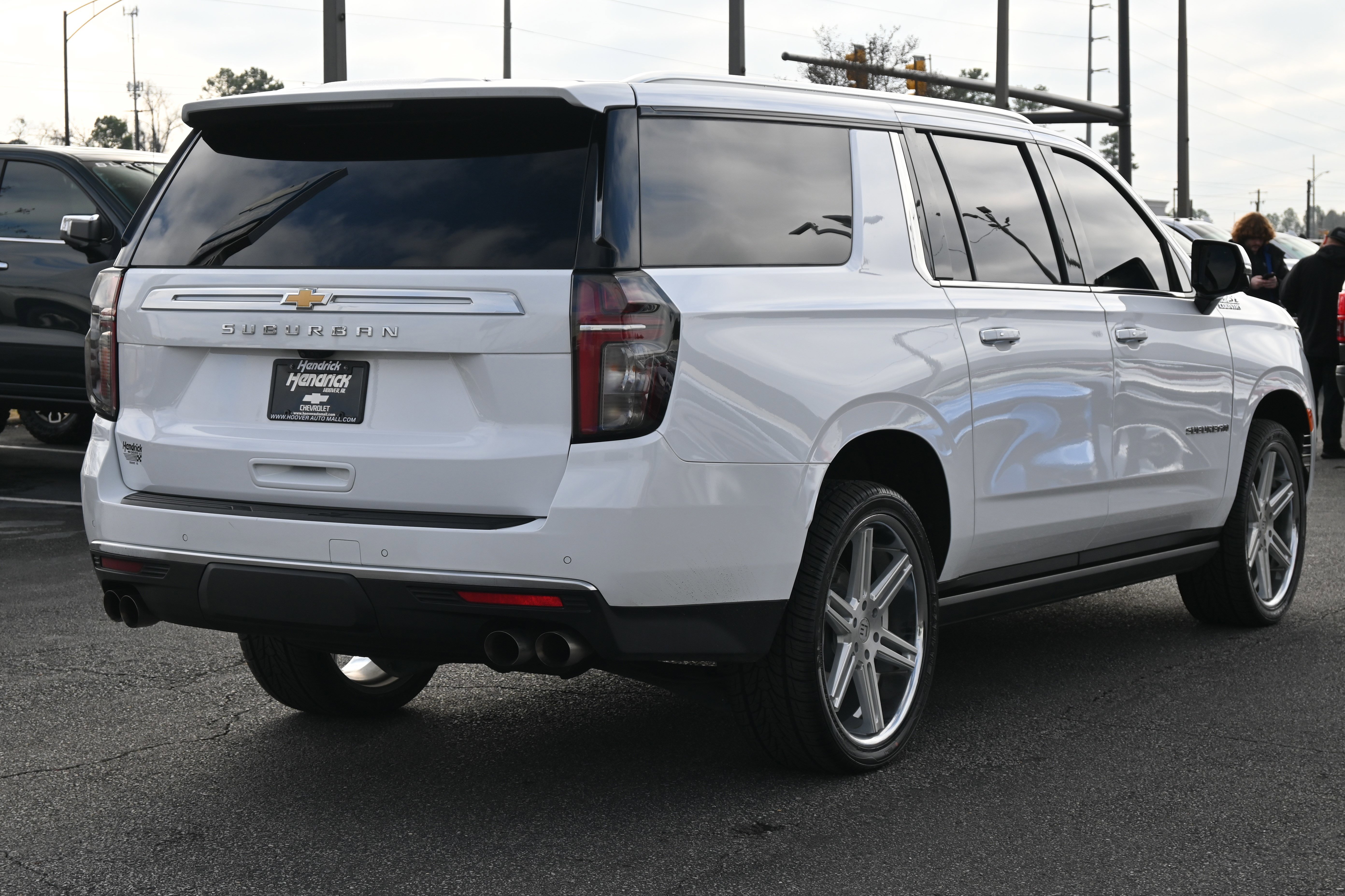 Used 2024 Chevrolet Suburban High Country image 12