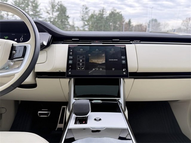Used 2025 Land Rover Range Rover Long Wheelbase SE image 27