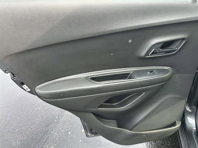 Used 2019 Chevrolet Trax LS image 12