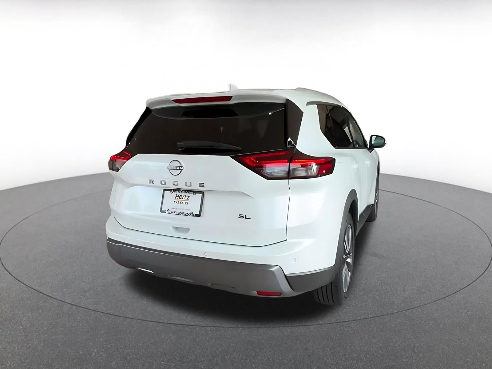 Used 2026 Nissan Rogue SL FWD image 14