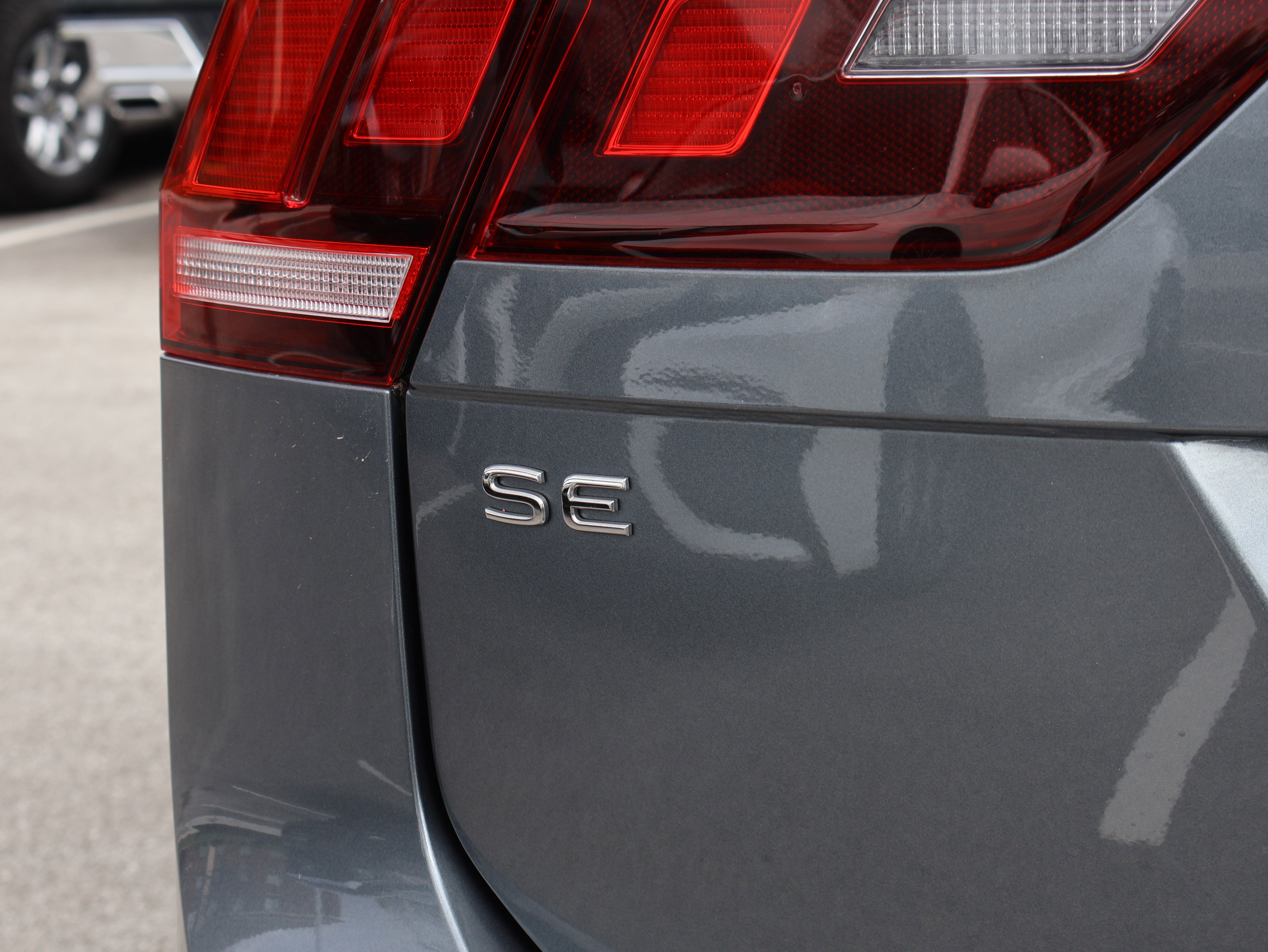 Used 2023 Volkswagen Tiguan SE image 18