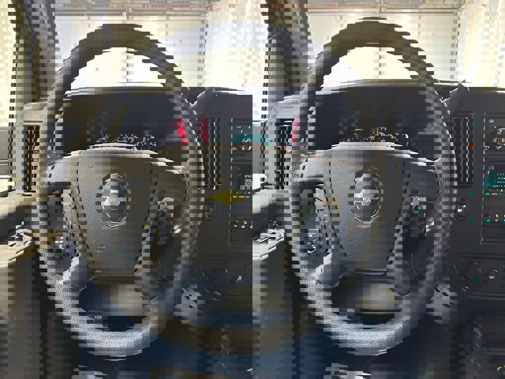 Used 2025 Chevrolet Express 3500 LT w/ LT Preferred Equipment Group image 19