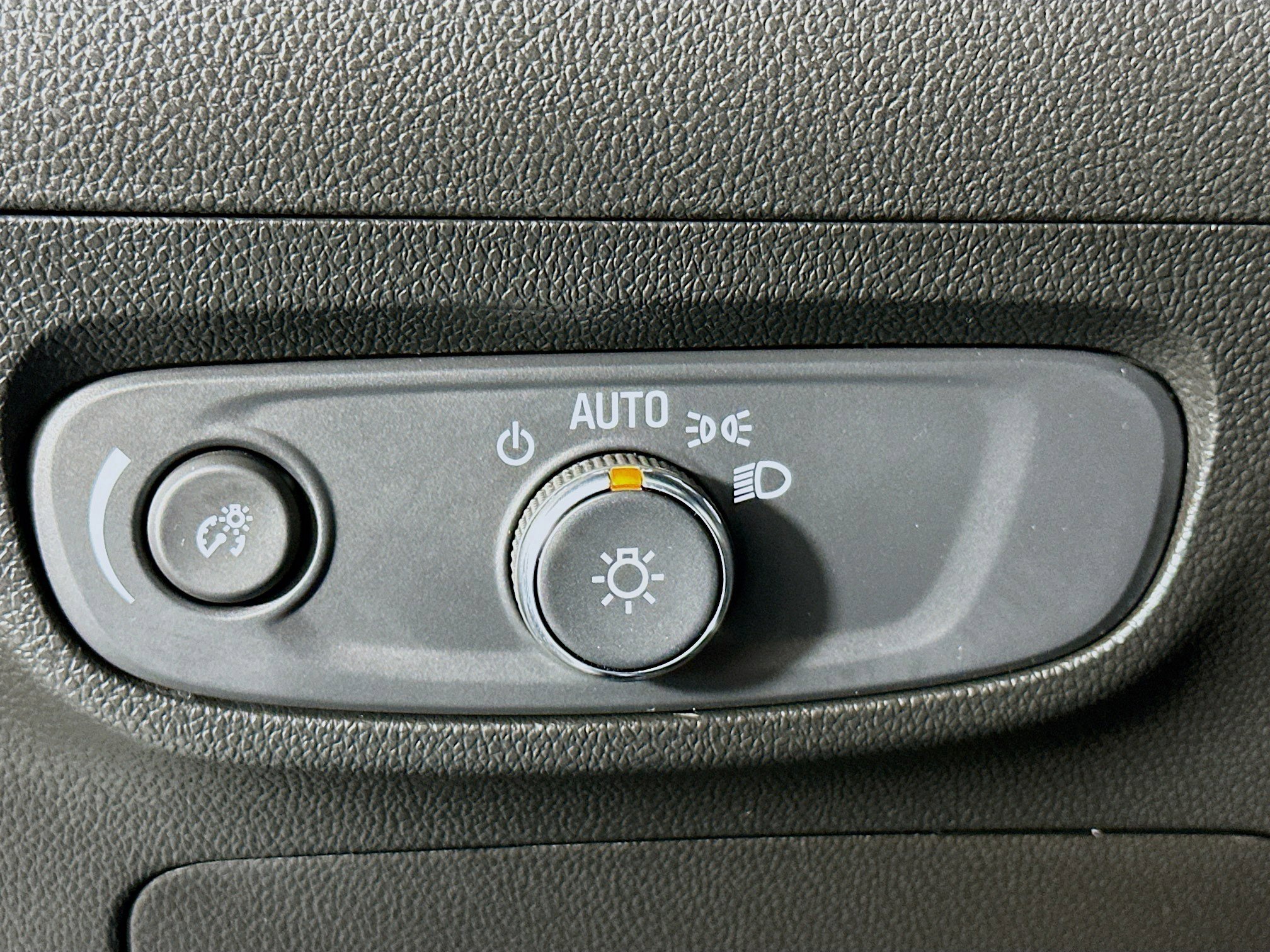 Used 2024 Buick Encore GX Sport Touring w/ Advanced Technology Package image 17