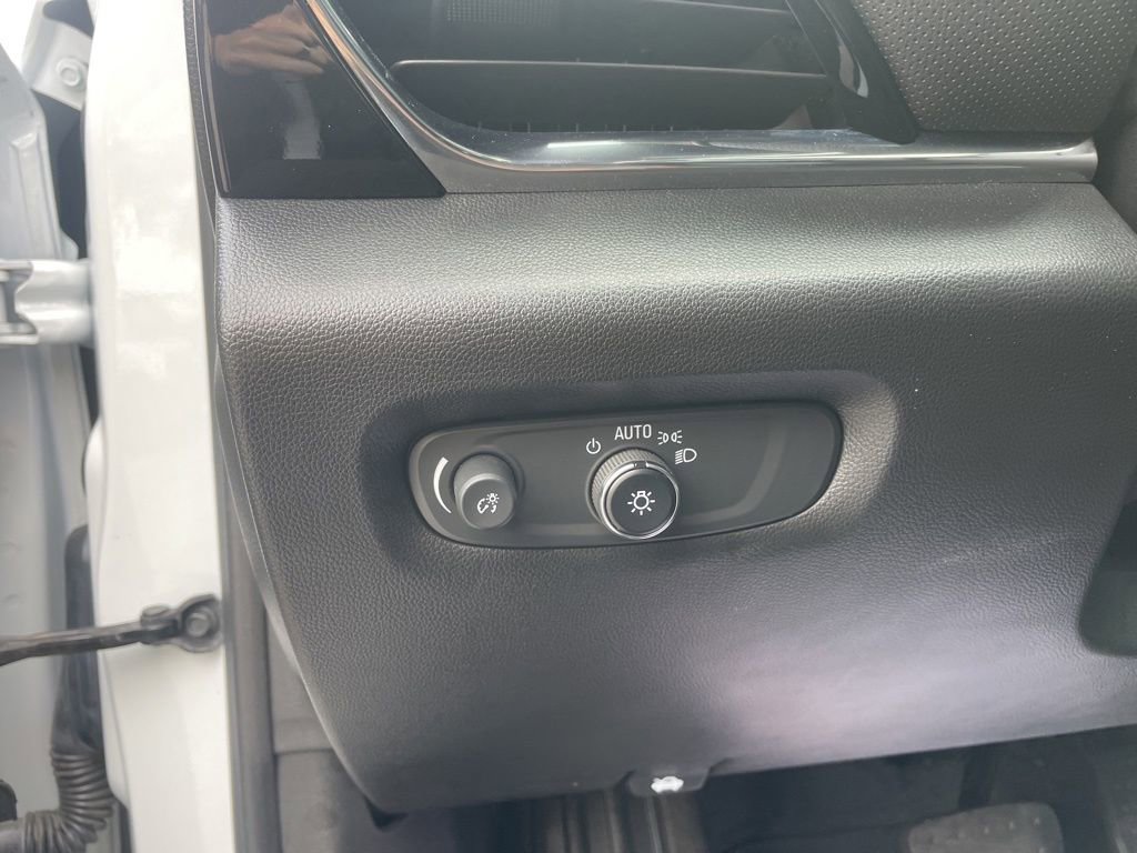 Used 2023 Chevrolet Traverse RS w/ LPO, Floor Liner Package image 21