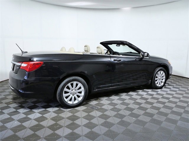 Used 2013 Chrysler 200 Touring image 8