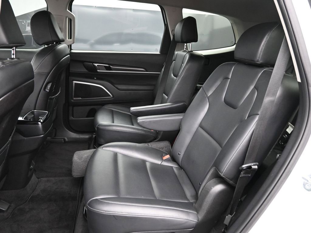 Used 2025 Kia Telluride S image 28