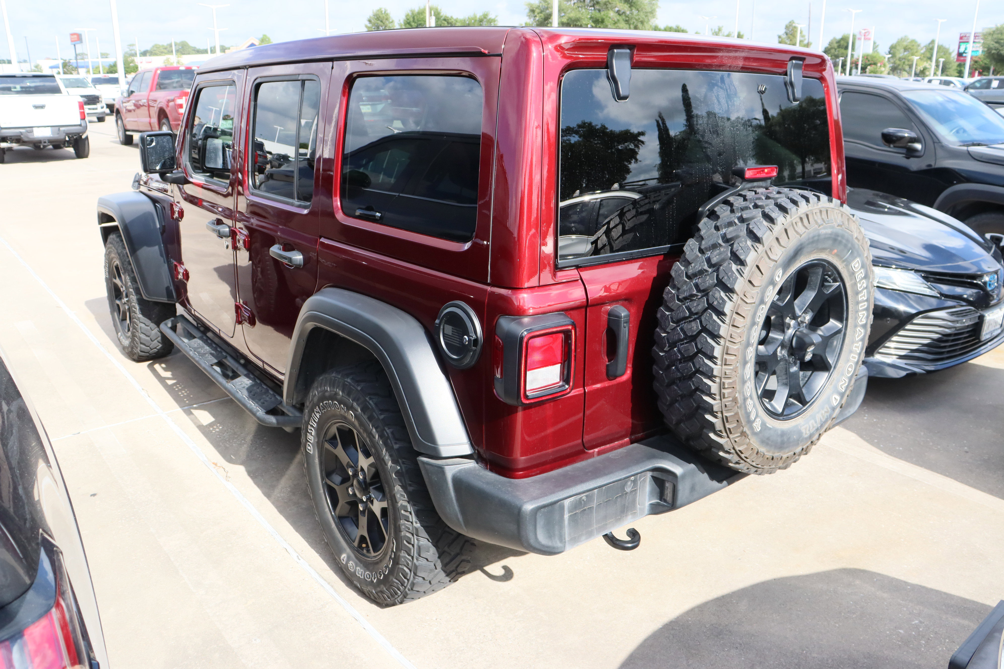 Used 2022 Jeep Wrangler Unlimited Sport w/ Sun And Sound Package AWD/4WD image 7
