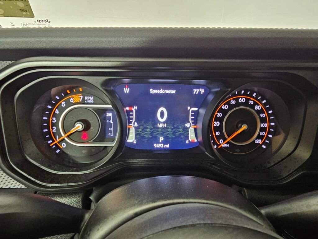 Used 2025 Jeep Wrangler Unlimited Rubicon w/ Convenience Group image 23