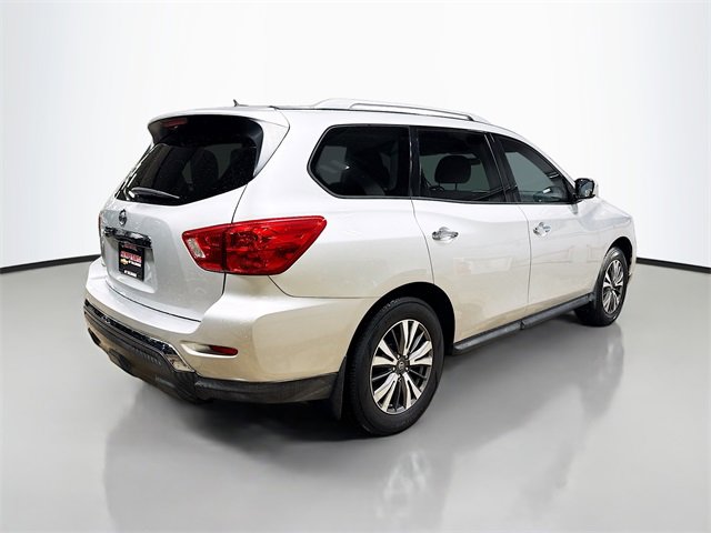 Used 2017 Nissan Pathfinder S image 7