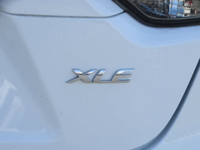 Used 2021 Toyota Corolla XLE image 11