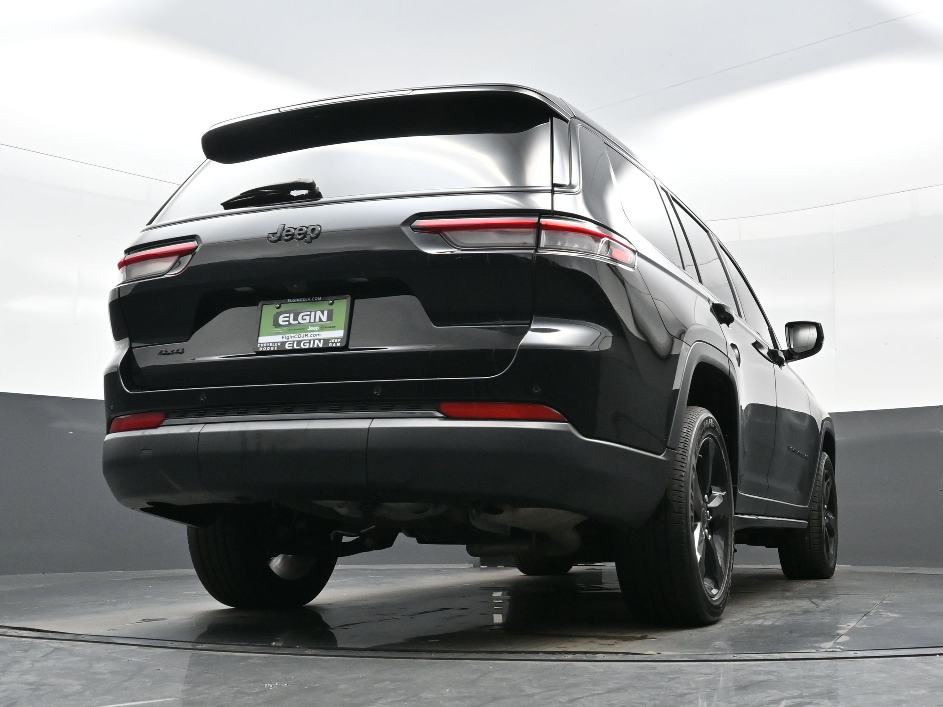 Used 2023 Jeep Grand Cherokee L Laredo image 30
