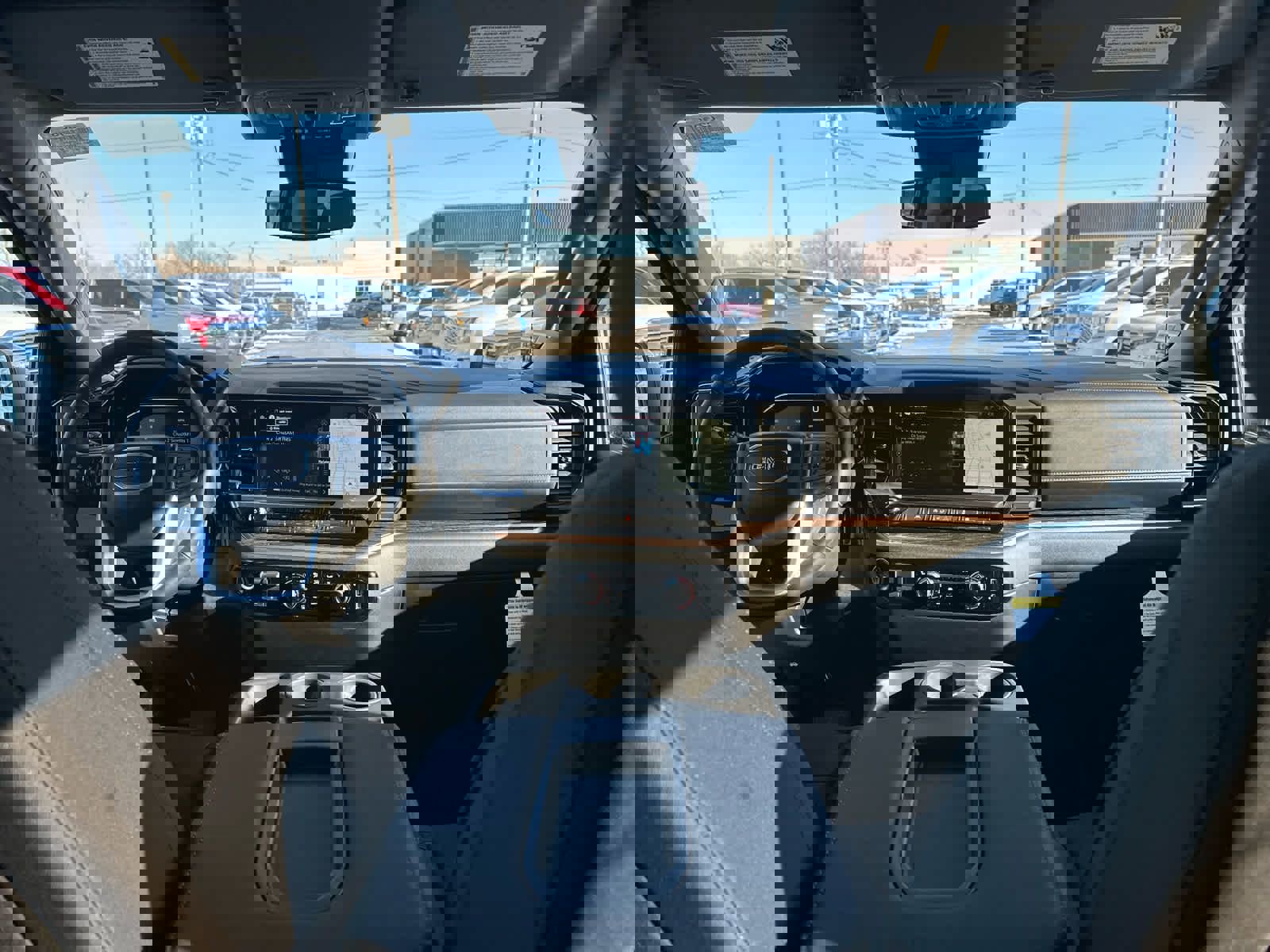 New 2025 GMC Sierra 1500 SLE w/ Preferred Package image 25