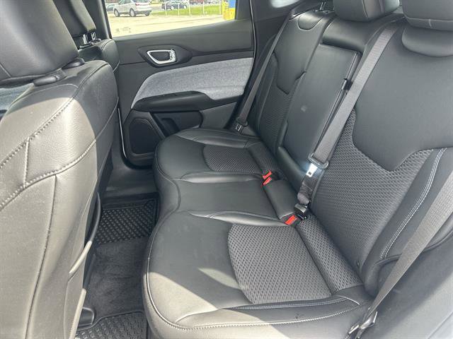 Used 2023 Jeep Compass Latitude w/ Convenience Group AWD/4WD image 22