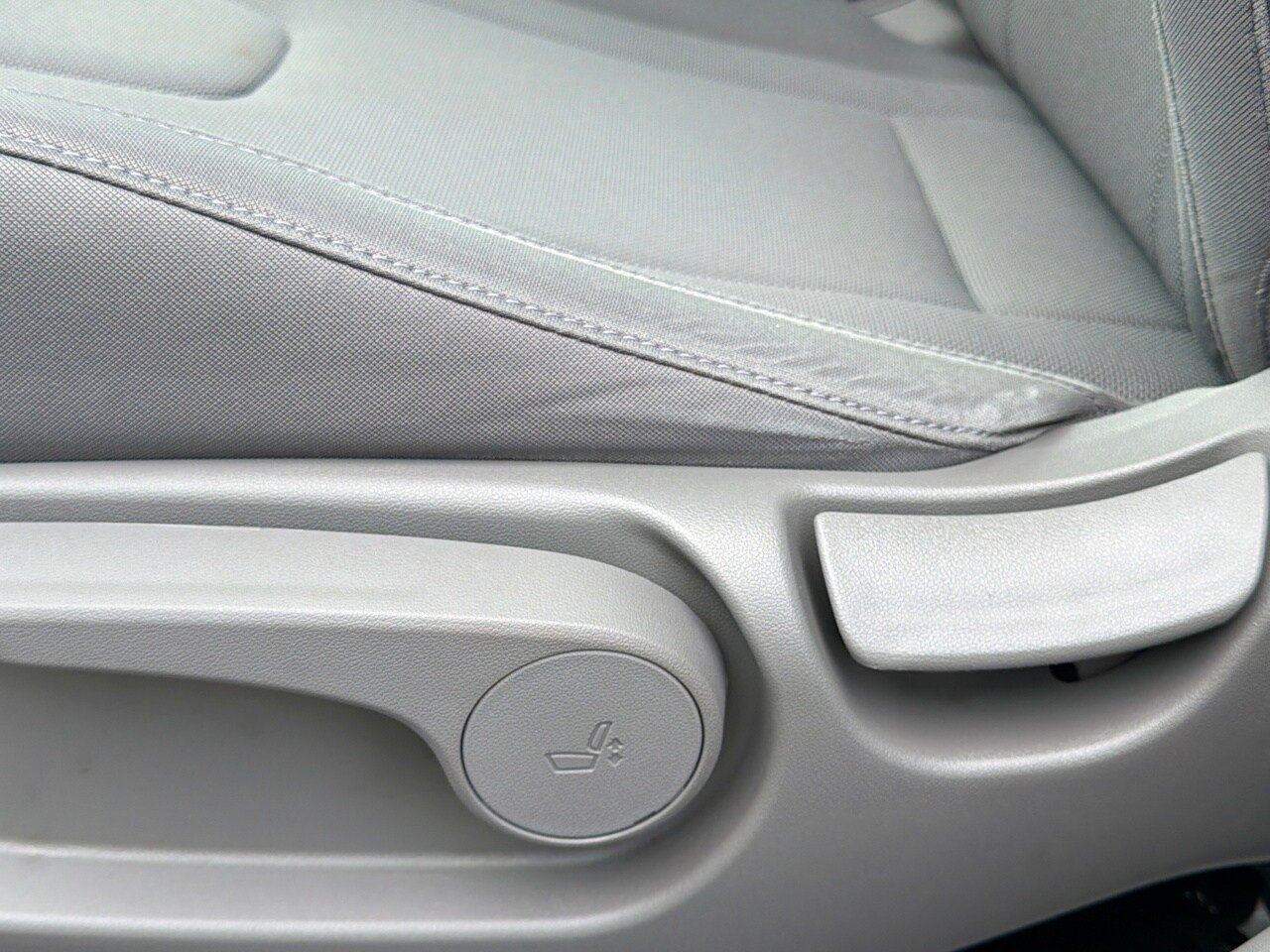Certified 2023 Hyundai Elantra SE FWD image 17