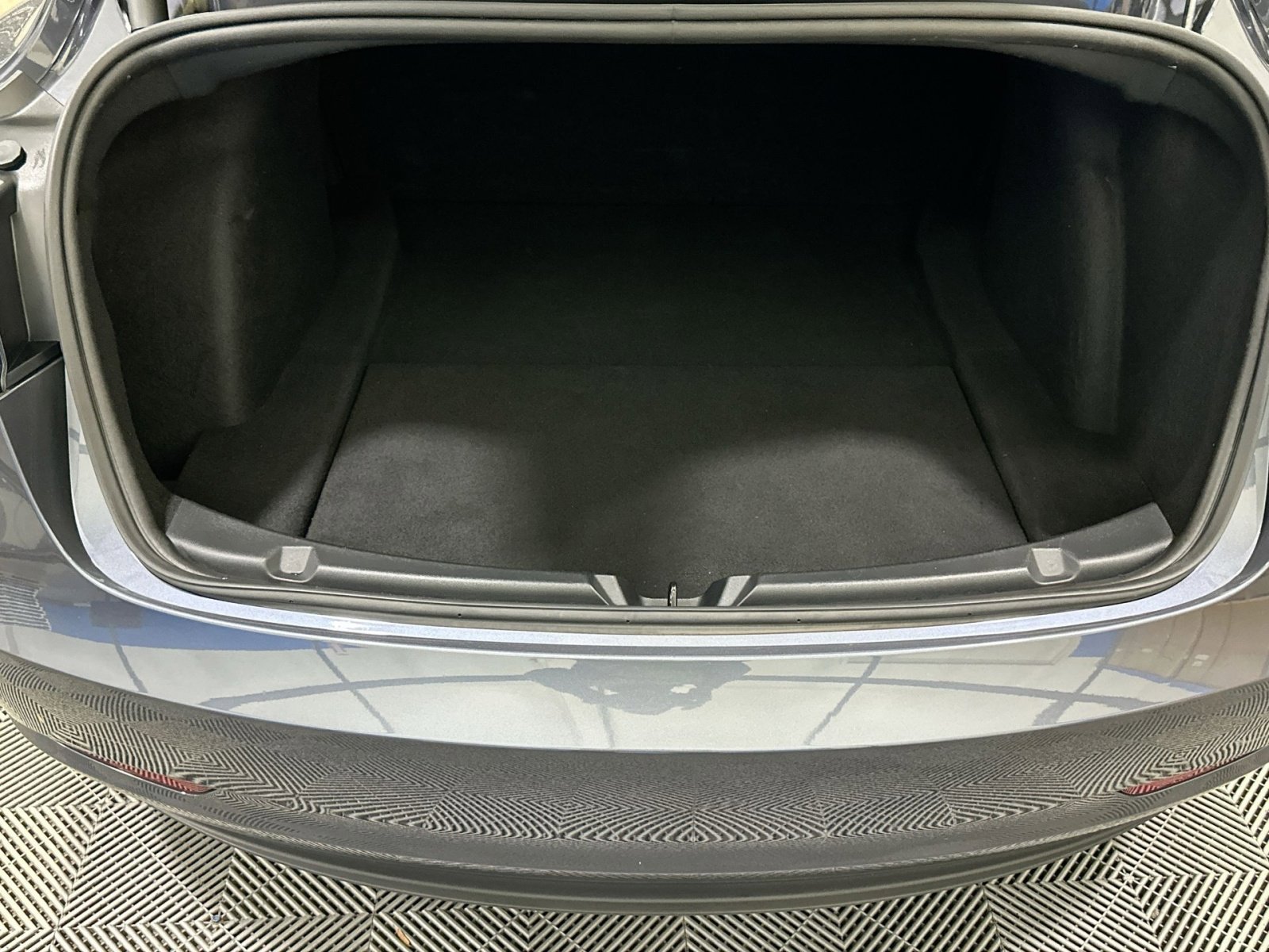 Used 2023 Tesla Model 3 Standard Range image 30