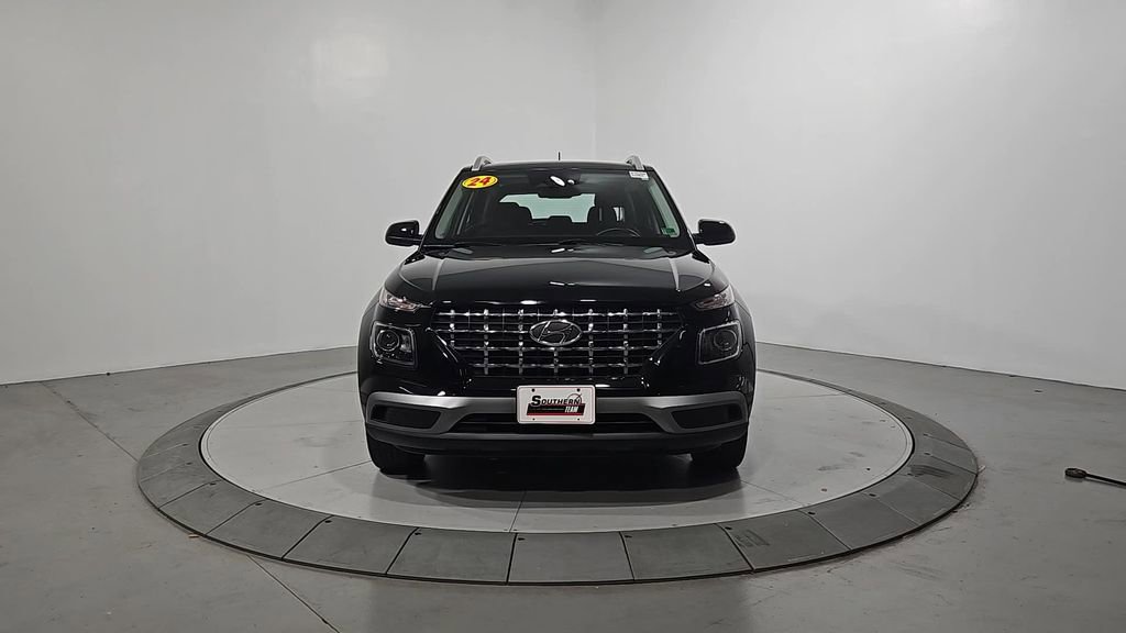 Used 2024 Hyundai Venue SEL image 9