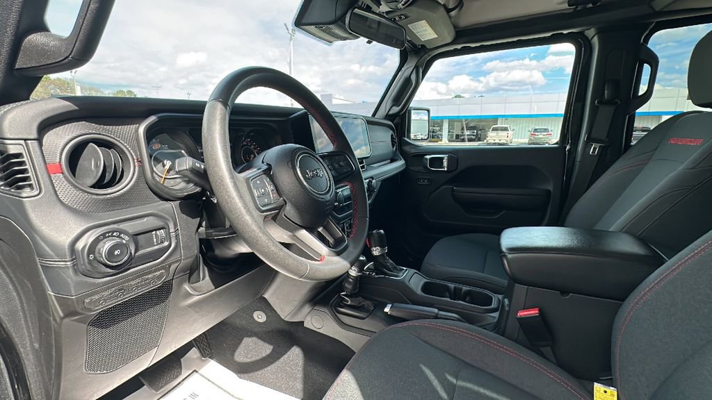 Used 2024 Jeep Wrangler Rubicon image 11