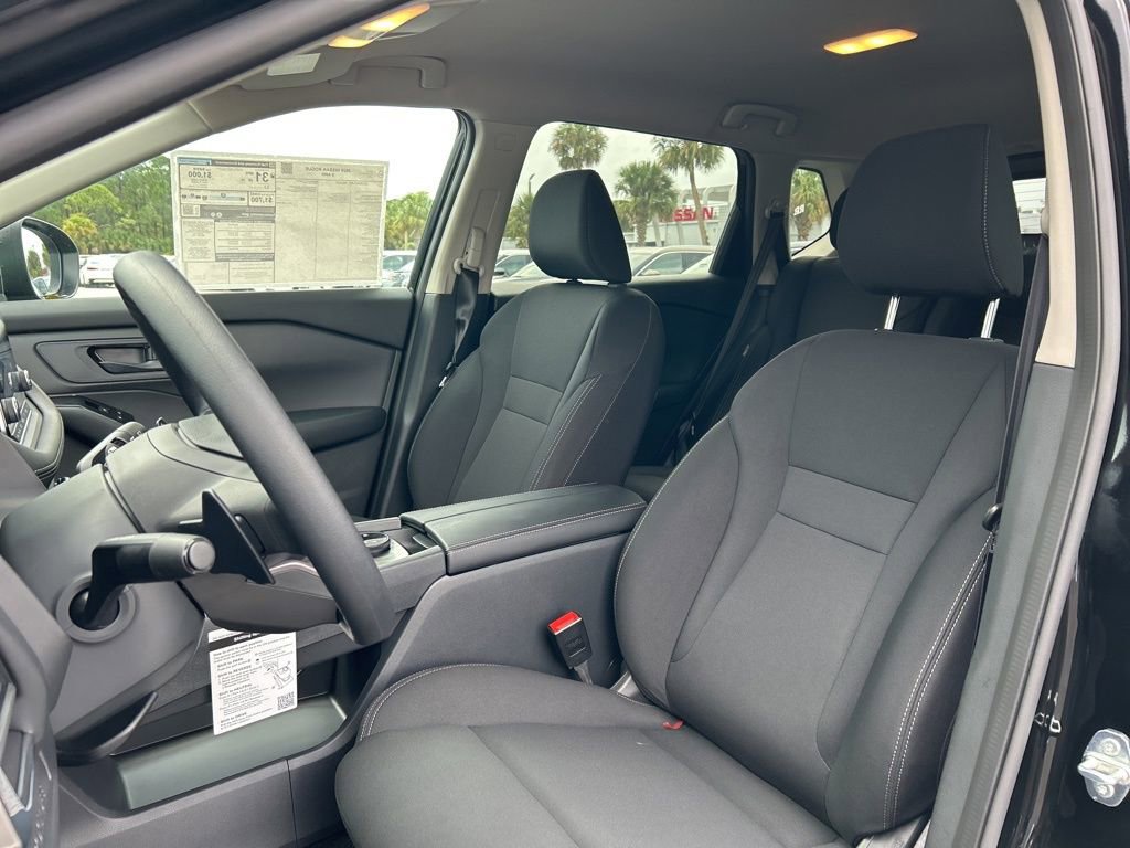 Used 2025 Nissan Rogue S AWD/4WD image 14