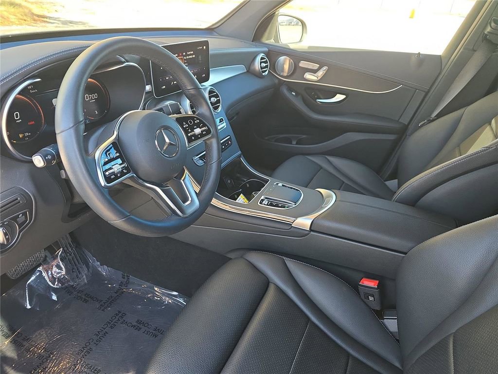 Used 2023 Mercedes-Benz GLC 300 4MATIC Coupe image 16