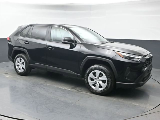 Used 2025 Toyota RAV4 LE AWD/4WD image 9
