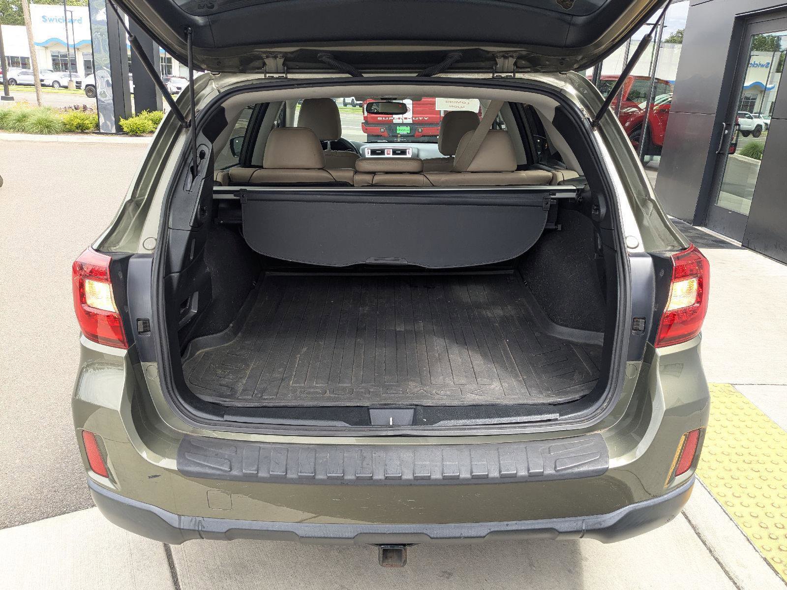 Used 2015 Subaru Outback 2.5i Limited AWD/4WD image 11
