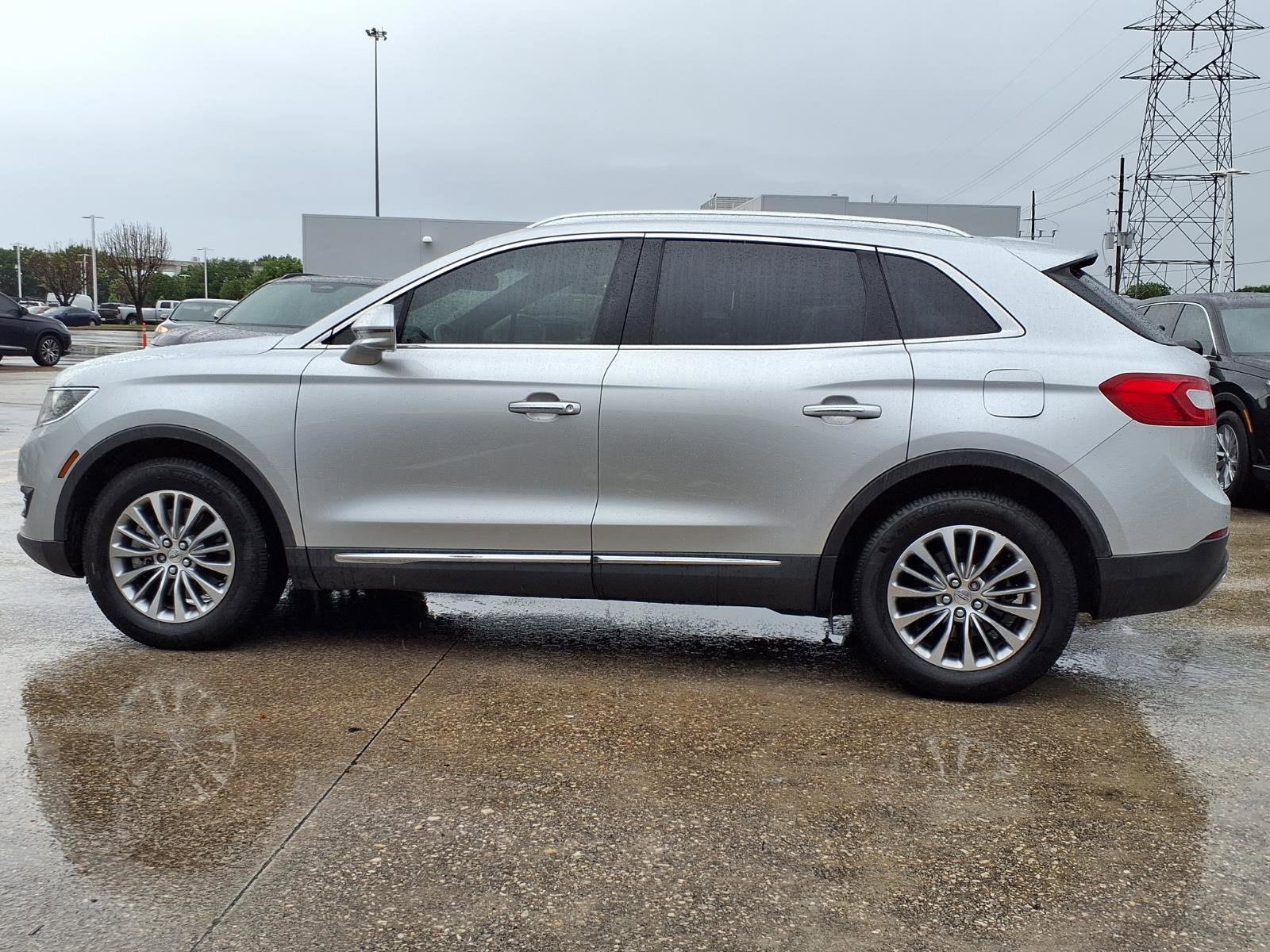 Used 2018 Lincoln MKX Select w/ Select Plus Package image 22