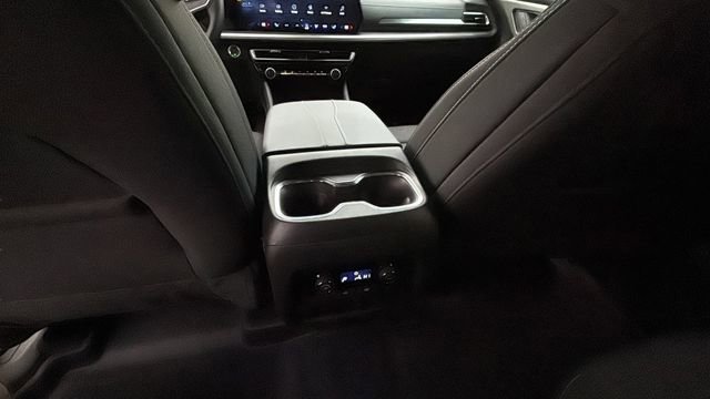 Used 2026 Chevrolet Traverse LT w/ Driver Confidence Package image 20