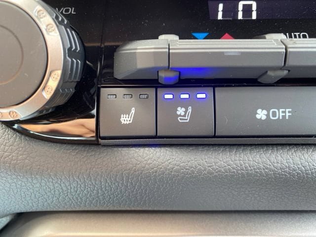 New 2026 Toyota Tundra Limited AWD/4WD image 12