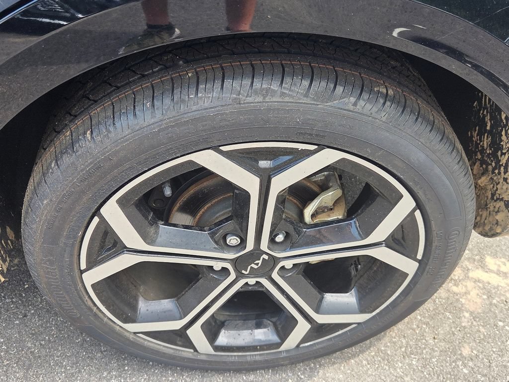 Used 2023 Kia Niro SX Touring FWD image 10