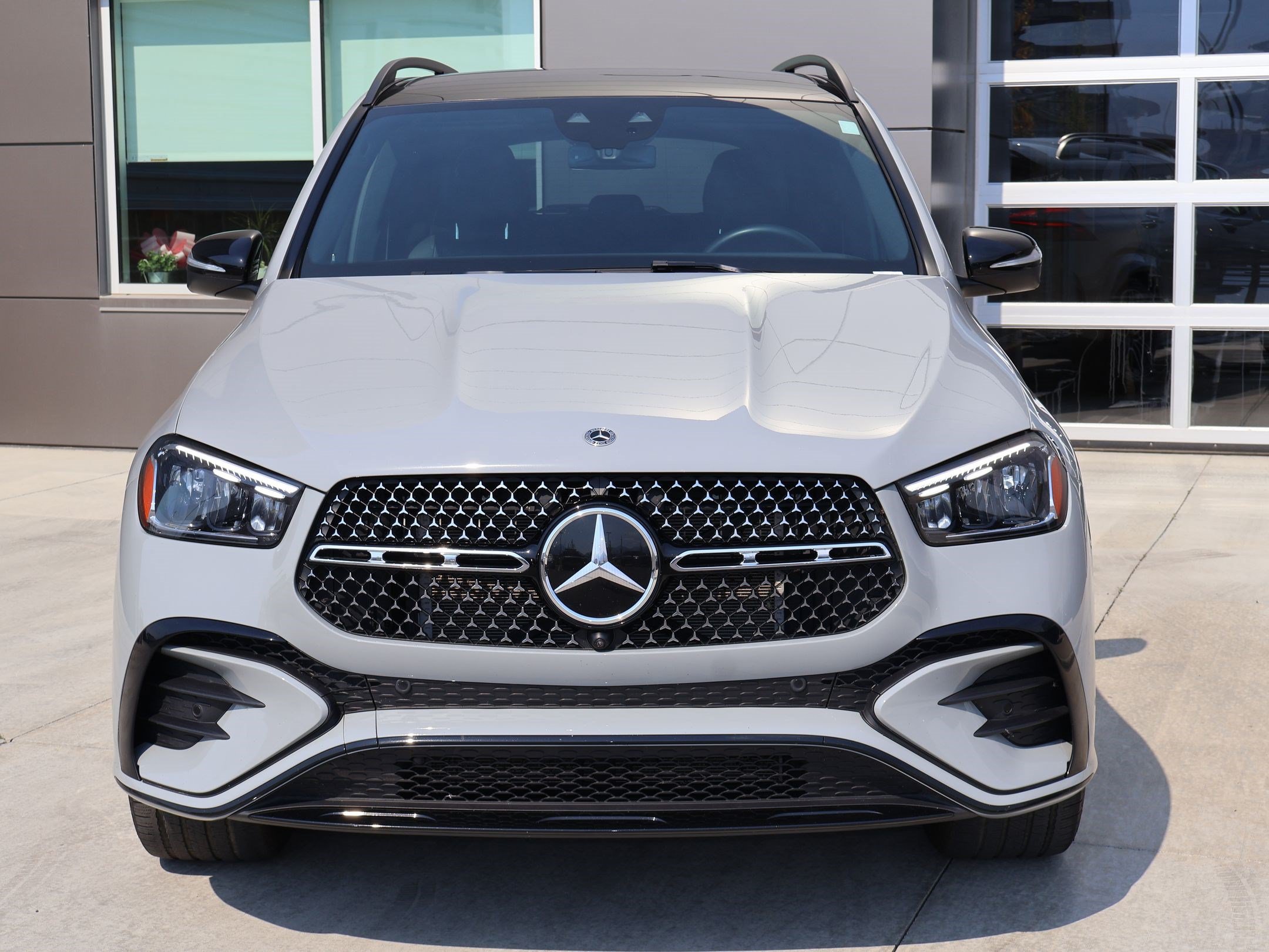 Used 2025 Mercedes-Benz GLE 450 4MATIC image 2