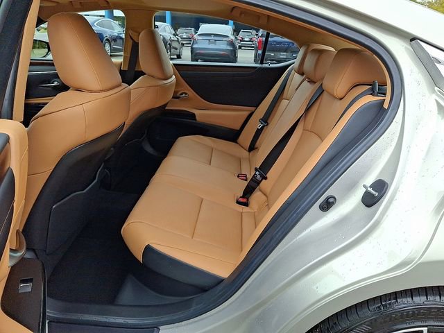 Used 2025 Lexus ES 300h w/ Premium Package image 13