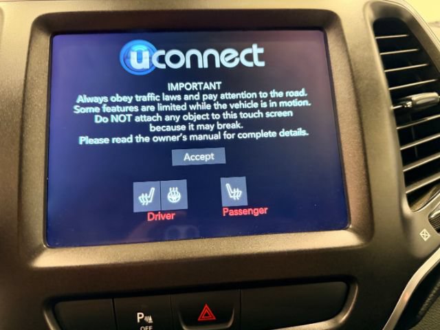 Used 2020 Jeep Cherokee Trailhawk w/ Cold Weather Group AWD/4WD image 40