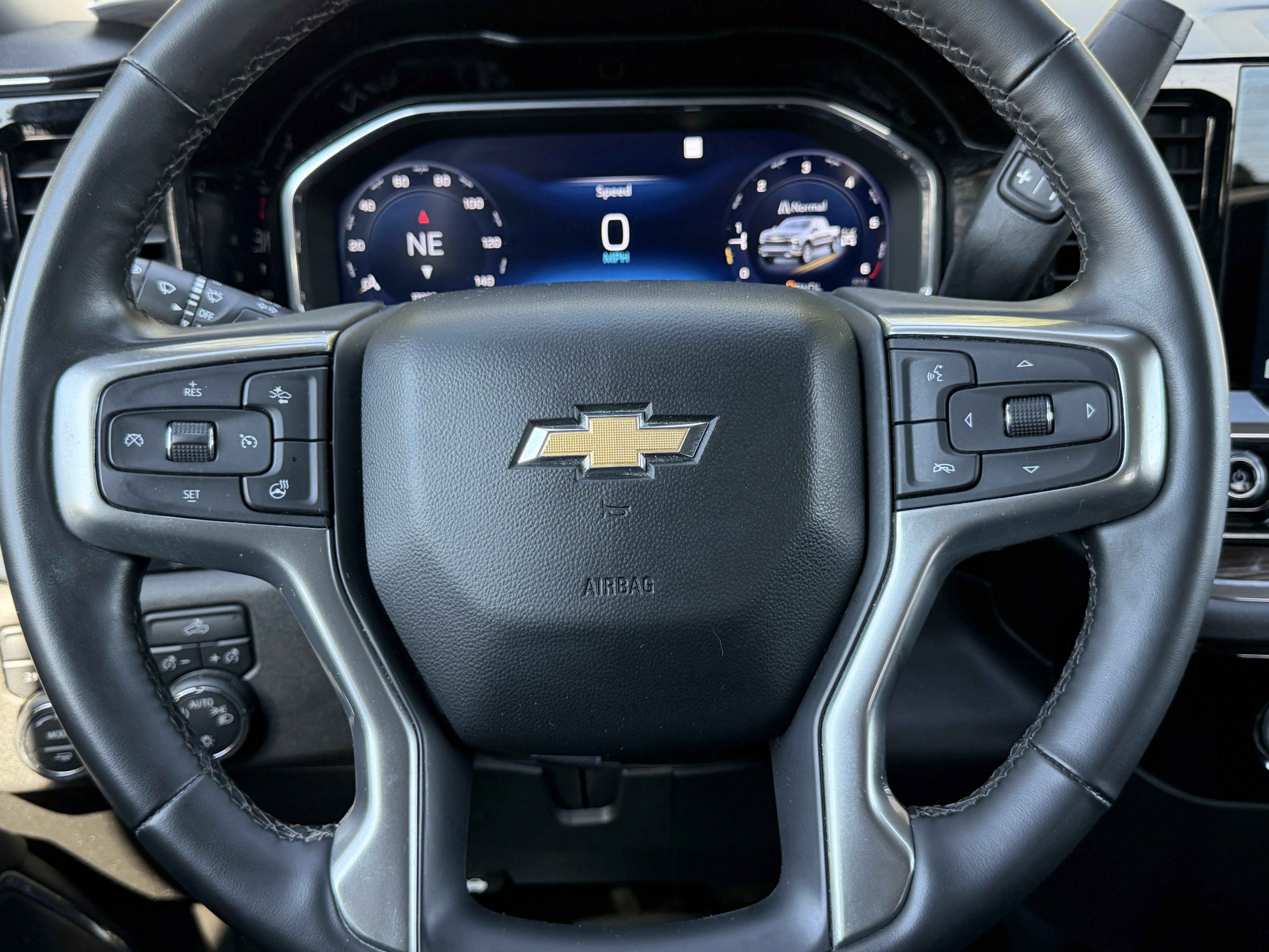 Used 2023 Chevrolet Silverado 1500 LT AWD/4WD image 65